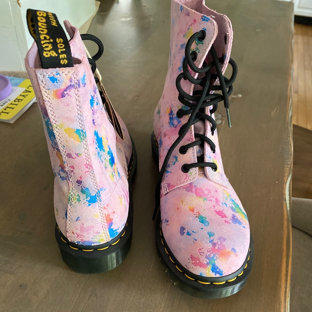 New!  Size 10 Dr.  Martens/ Confetti Pink